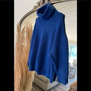 Beautiful oversized cobalt blue Zara knit jumper